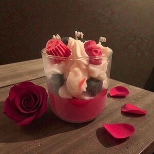 Red and black hearts n skulls 24 oz fresh linen handmade candle 3 wicks